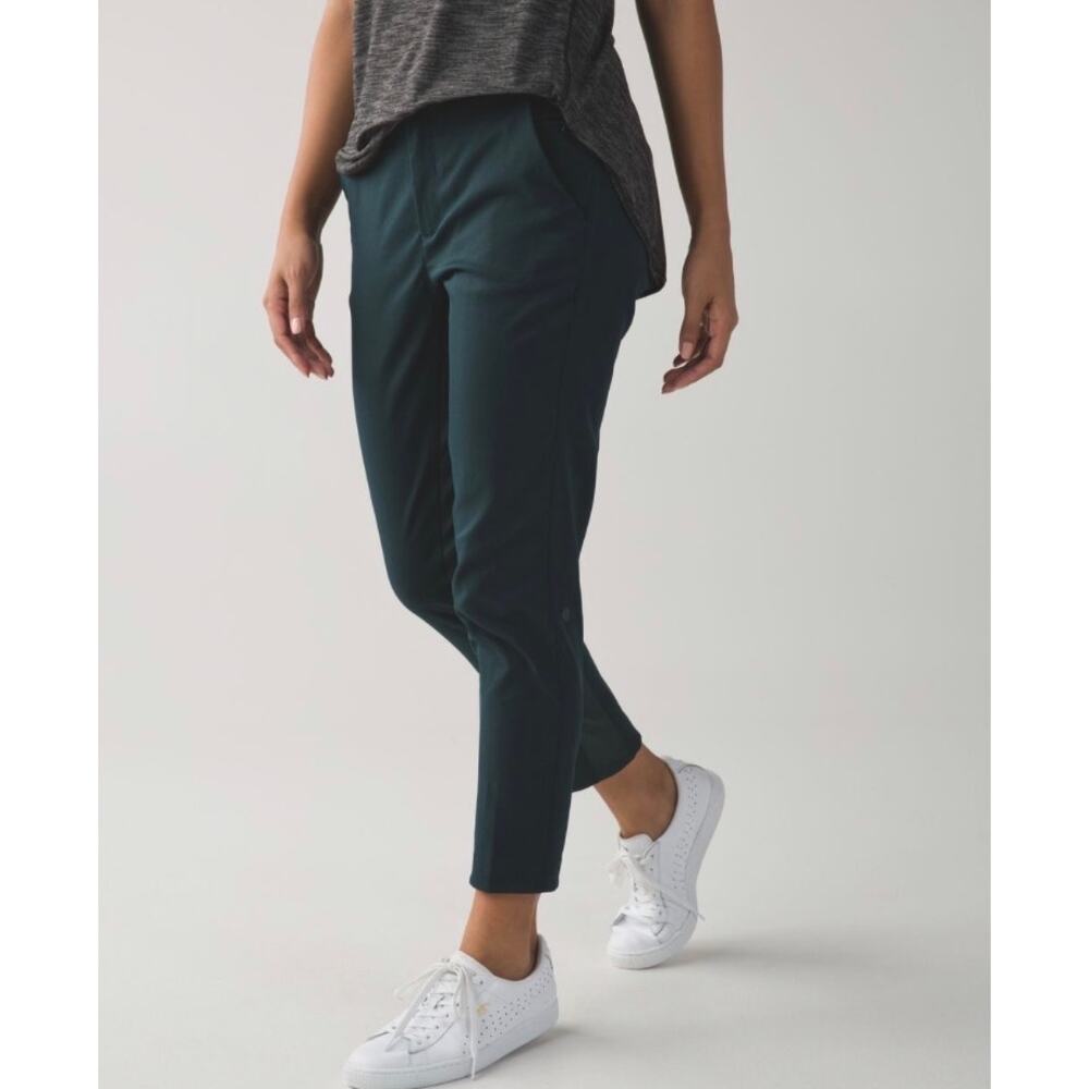 Lululemon &go City Trek Trouser Dark Fuel Size 8 Cropped Travel Pants